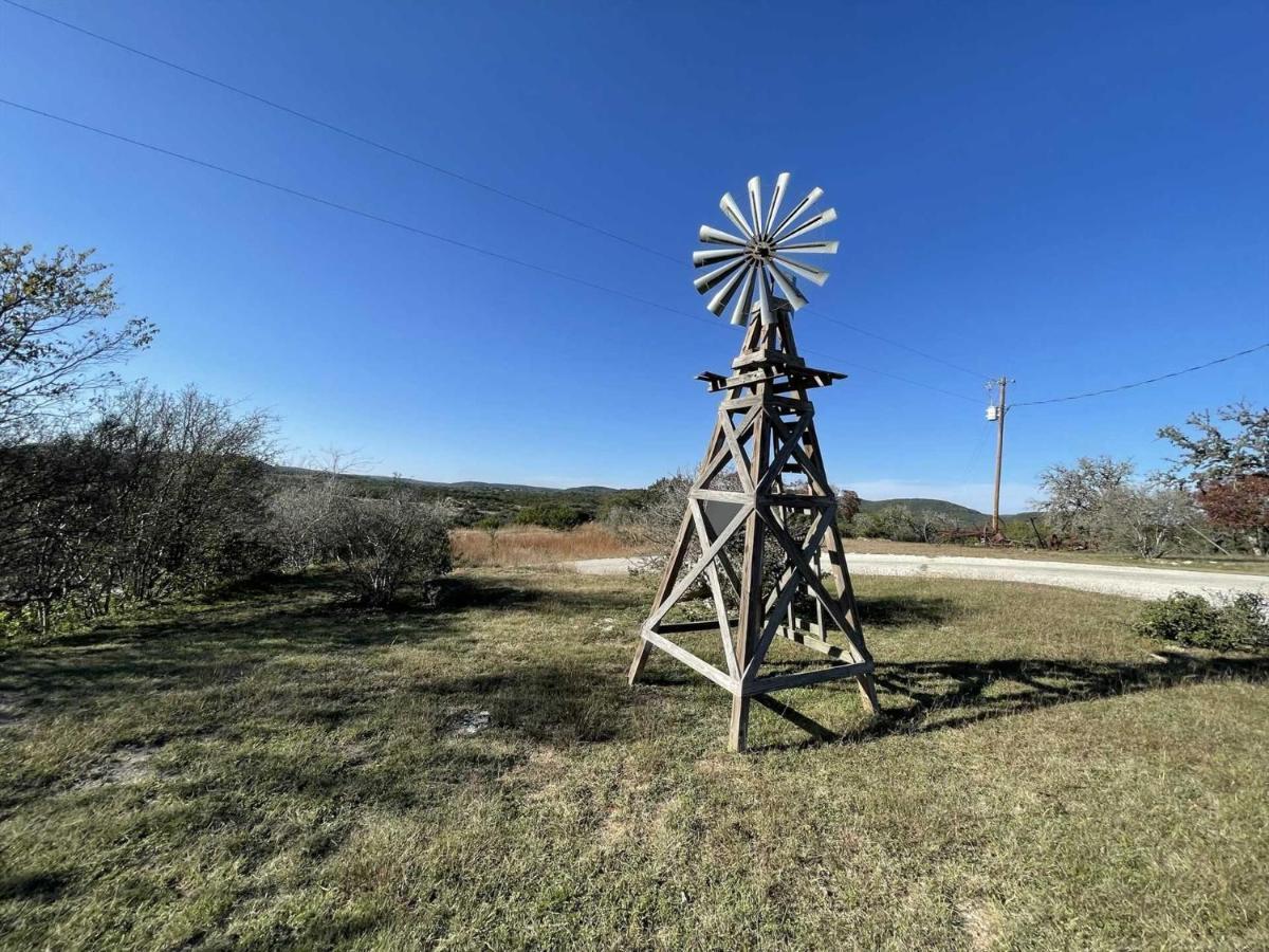 West 1077 Guest Ranch - Retreat Tarpley Exterior foto