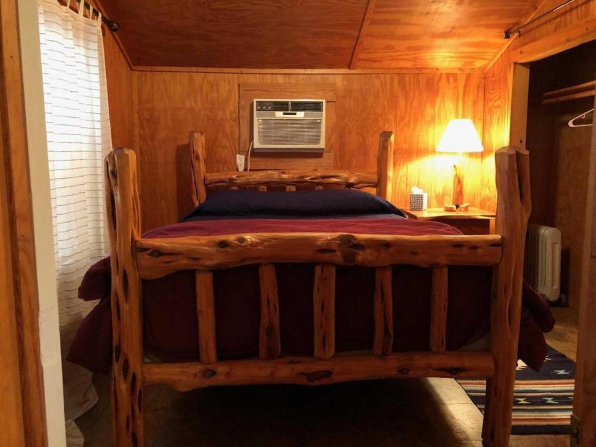 West 1077 Guest Ranch - Retreat Tarpley Exterior foto
