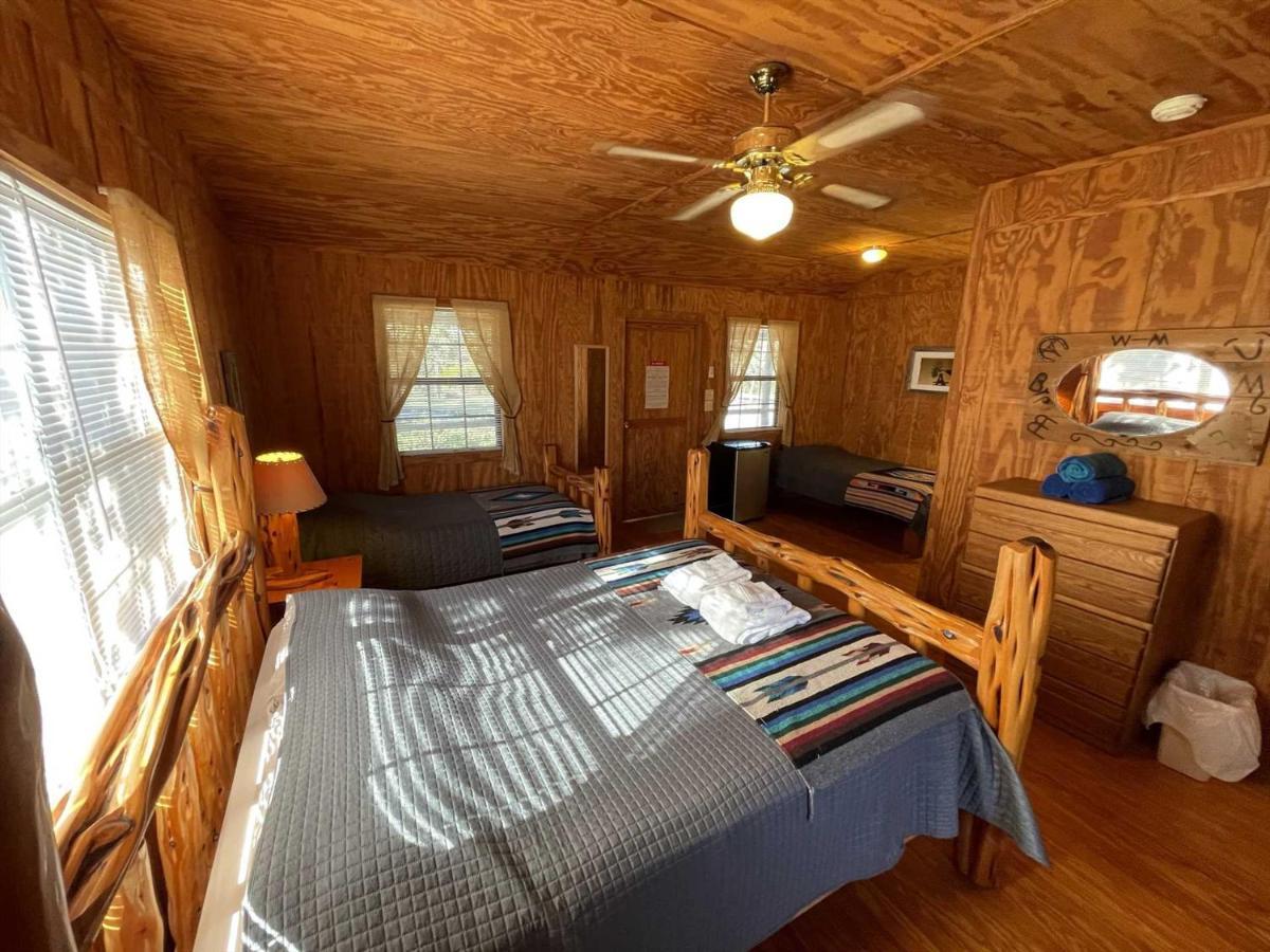 West 1077 Guest Ranch - Retreat Tarpley Exterior foto
